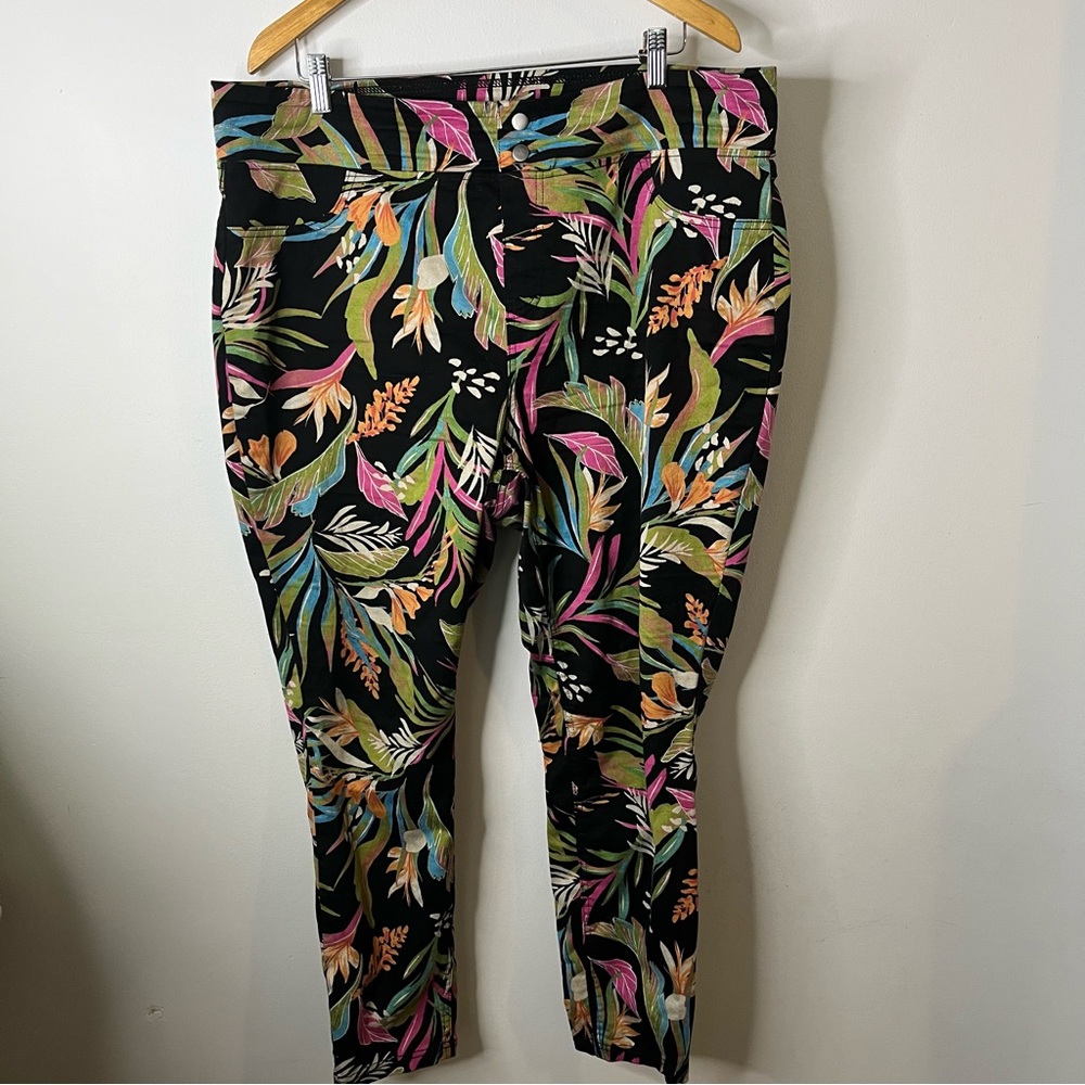 Terra Sky Woman’s Printed pull over pants size 16-18